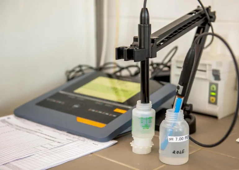 pH Buffer Solution: A Complete Guide to Accurate pH Meter Calibration